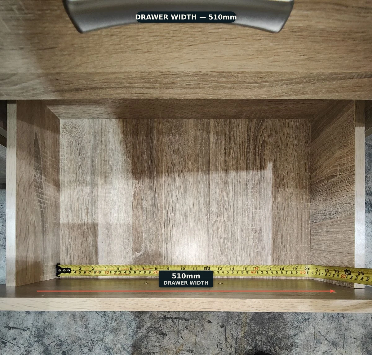 Wardrobe — drawer width: full-width drawers span the door section
